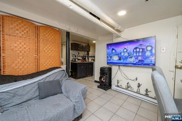 427-429 N 12th Street, Newark, NJ 07107