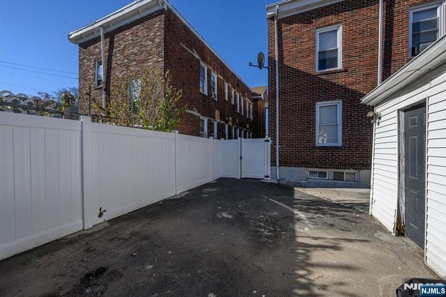 427-429 N 12th Street, Newark, NJ 07107