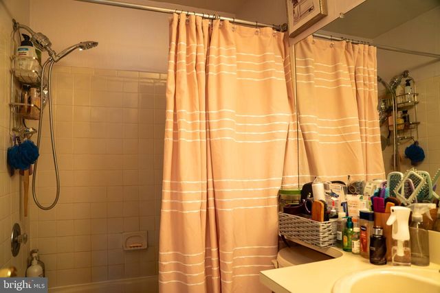 881-B SCOTSWOOD CT, Mount Laurel, NJ 08054