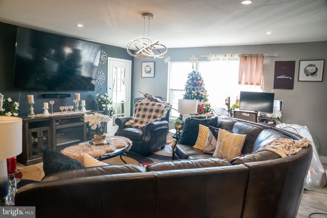 881-B SCOTSWOOD CT, Mount Laurel, NJ 08054