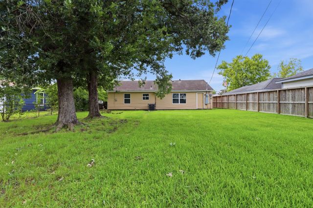 2311 Garvey Drive, Pasadena, TX 77506
