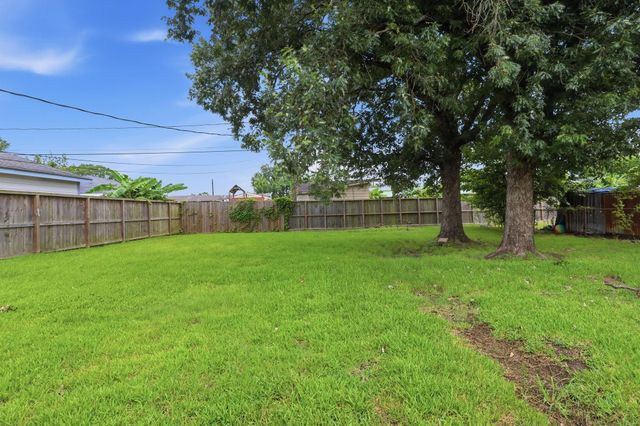 2311 Garvey Drive, Pasadena, TX 77506