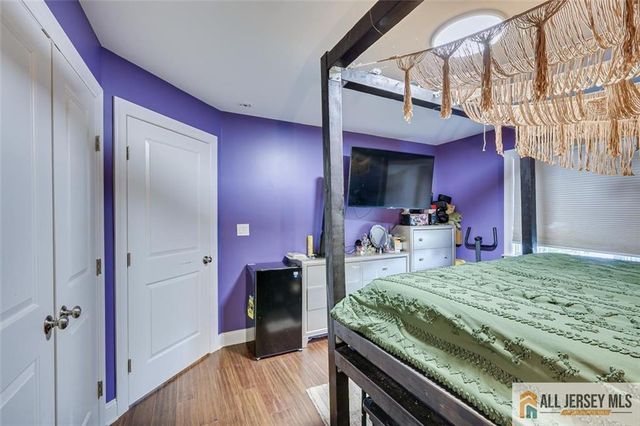 4 Pleasant Place, Metuchen, NJ 08840