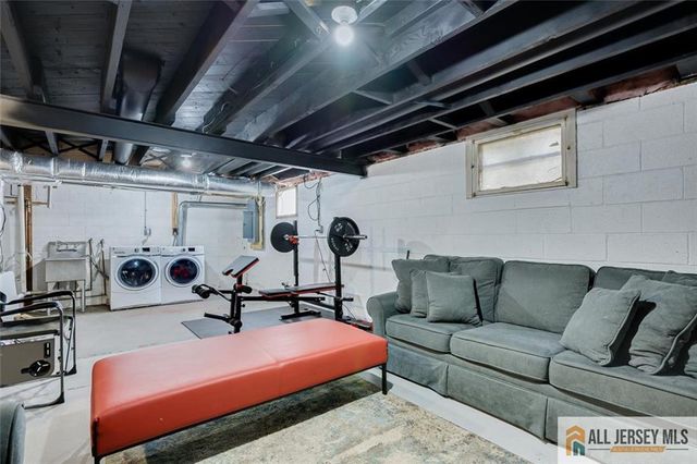 4 Pleasant Place, Metuchen, NJ 08840