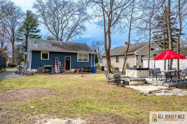 4 Pleasant Place, Metuchen, NJ 08840