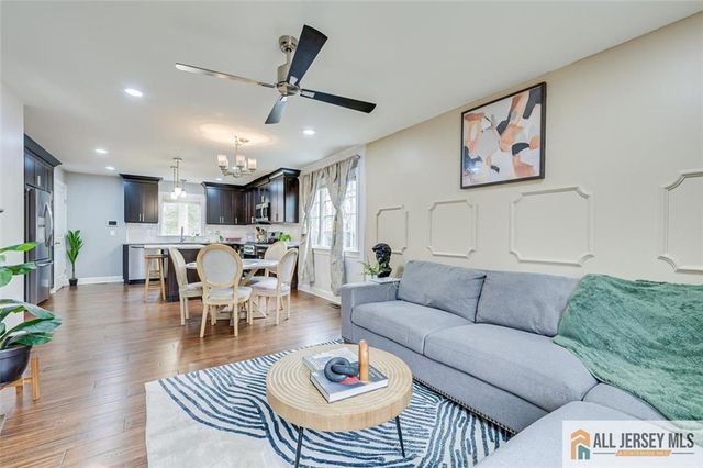 4 Pleasant Place, Metuchen, NJ 08840