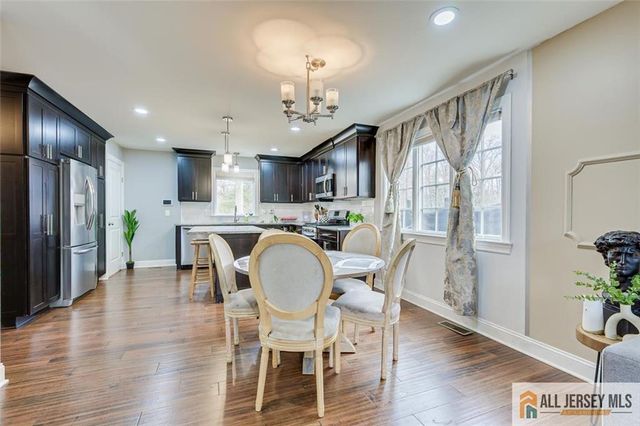 4 Pleasant Place, Metuchen, NJ 08840