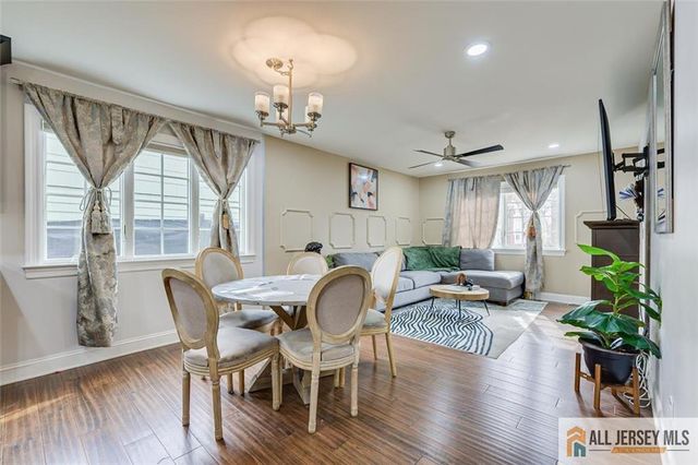 4 Pleasant Place, Metuchen, NJ 08840