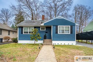 4 Pleasant Place, Metuchen, NJ 08840