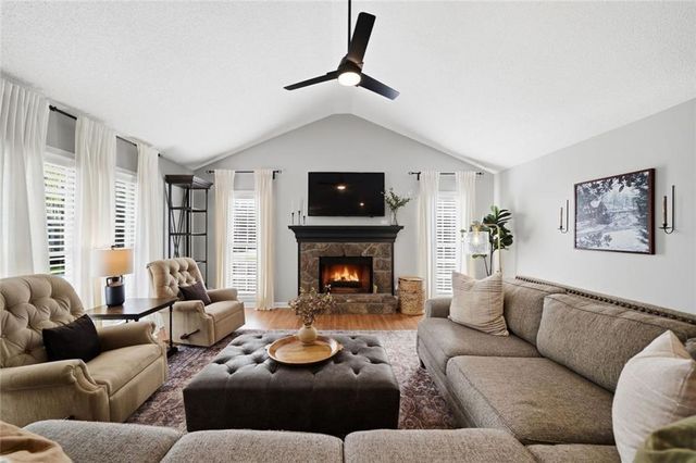 1204 Fern Hollow Dr, Woodstock, GA 30189