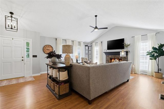 1204 Fern Hollow Dr, Woodstock, GA 30189