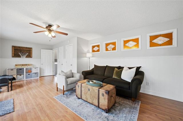 1204 Fern Hollow Dr, Woodstock, GA 30189