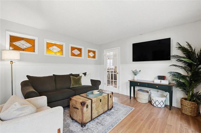 1204 Fern Hollow Dr, Woodstock, GA 30189