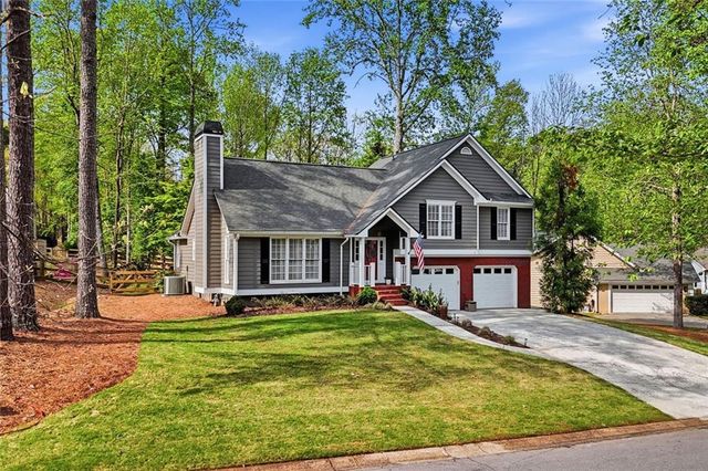 1204 Fern Hollow Dr, Woodstock, GA 30189