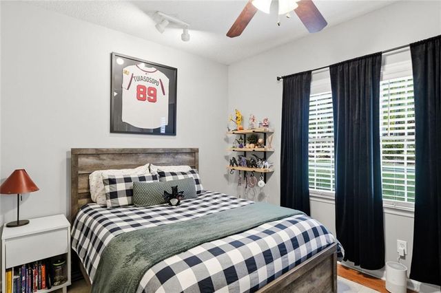 1204 Fern Hollow Dr, Woodstock, GA 30189