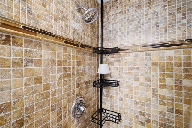 1204 Fern Hollow Dr, Woodstock, GA 30189