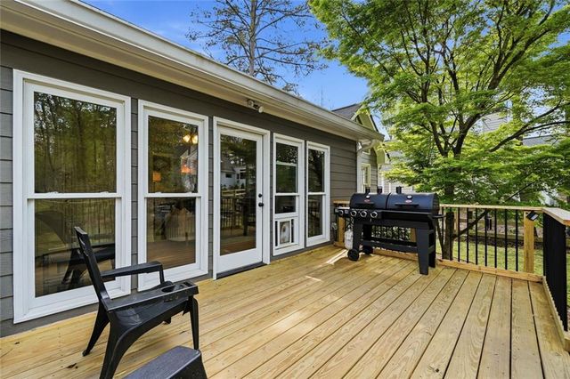 1204 Fern Hollow Dr, Woodstock, GA 30189