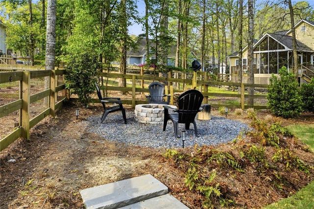 1204 Fern Hollow Dr, Woodstock, GA 30189