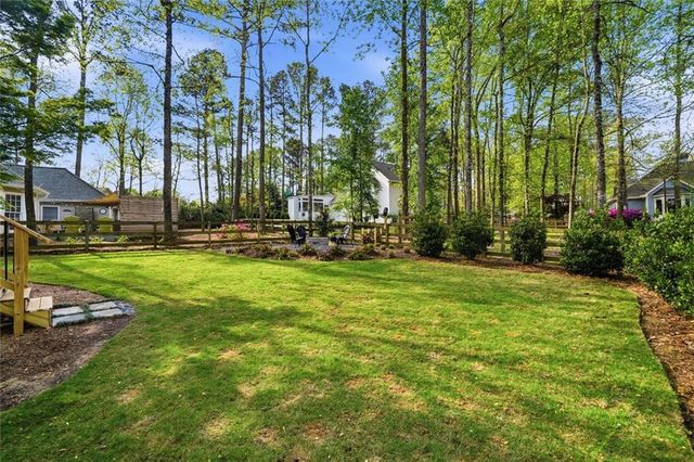 1204 Fern Hollow Dr, Woodstock, GA 30189