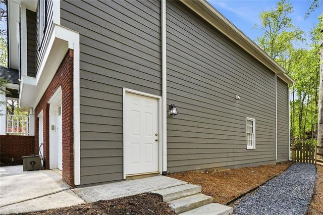 1204 Fern Hollow Dr, Woodstock, GA 30189