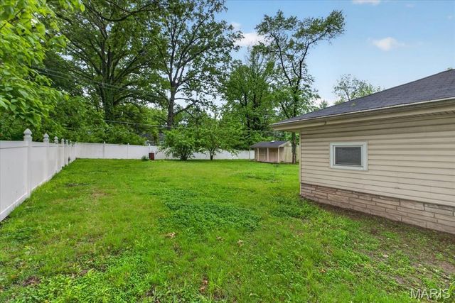 2360 Chambers Road, Moline Acres, MO 63136