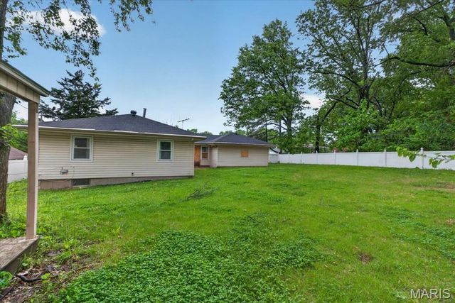 2360 Chambers Road, Moline Acres, MO 63136