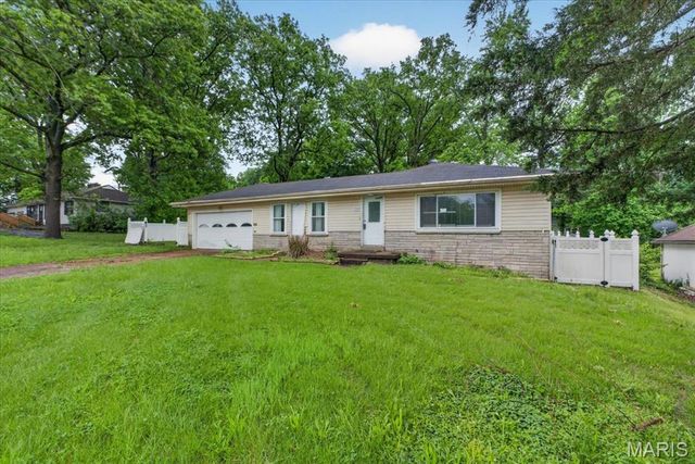 2360 Chambers Road, Moline Acres, MO 63136