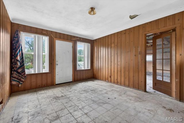 2360 Chambers Road, Moline Acres, MO 63136