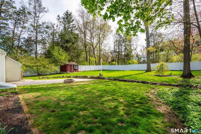 25 Meadow Farms Road, West Hartford, CT 06107