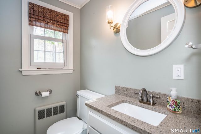 25 Meadow Farms Road, West Hartford, CT 06107