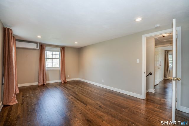 25 Meadow Farms Road, West Hartford, CT 06107