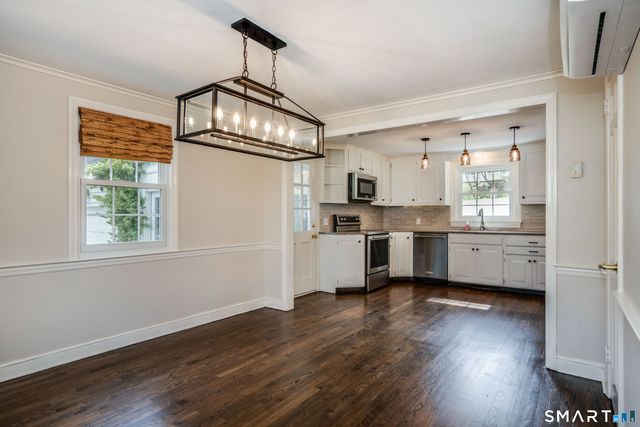 25 Meadow Farms Road, West Hartford, CT 06107