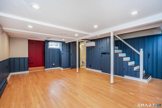 25 Meadow Farms Road, West Hartford, CT 06107