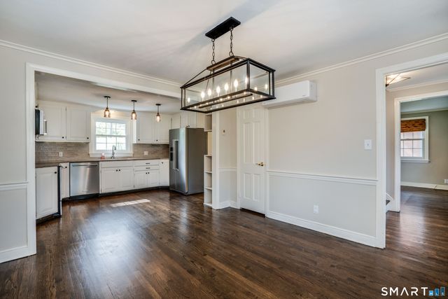 25 Meadow Farms Road, West Hartford, CT 06107