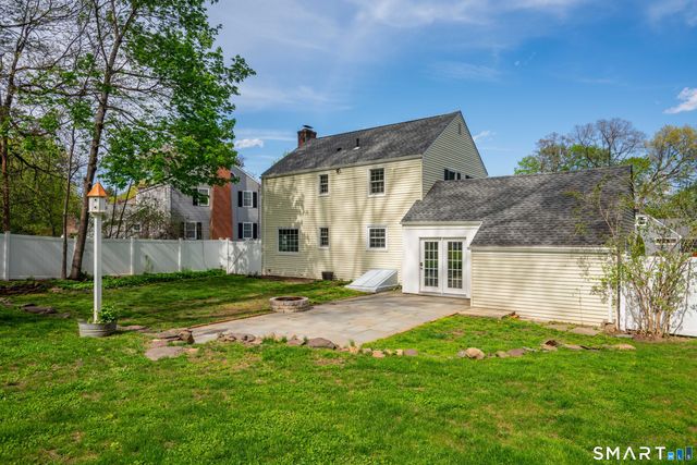 25 Meadow Farms Road, West Hartford, CT 06107