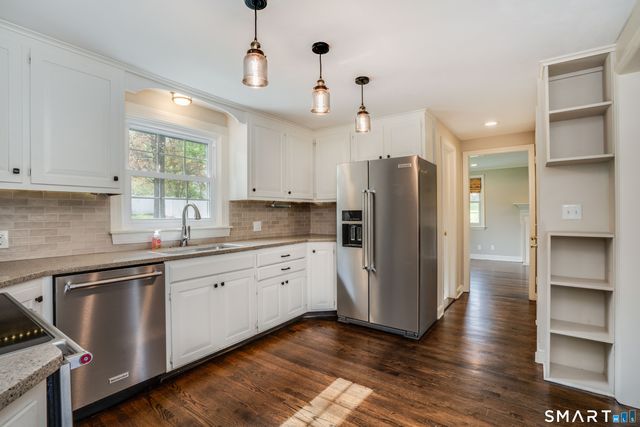 25 Meadow Farms Road, West Hartford, CT 06107