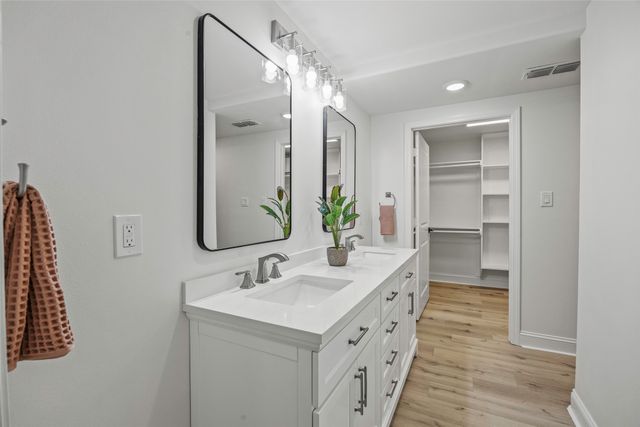 700 S Crockett Street, Sherman, TX 75090