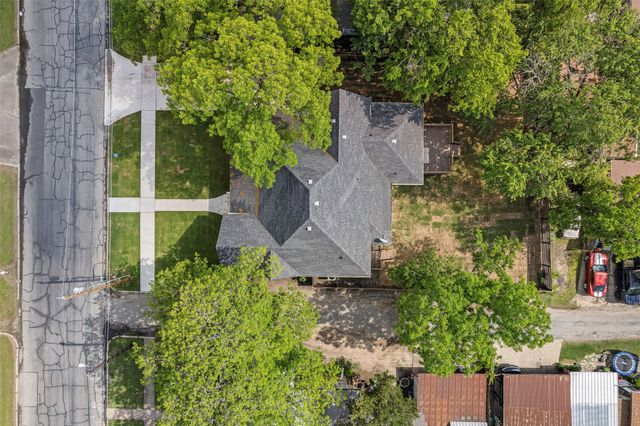 700 S Crockett Street, Sherman, TX 75090