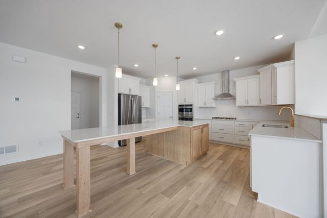 15799 Granada Avenue N, Hugo, MN 55038