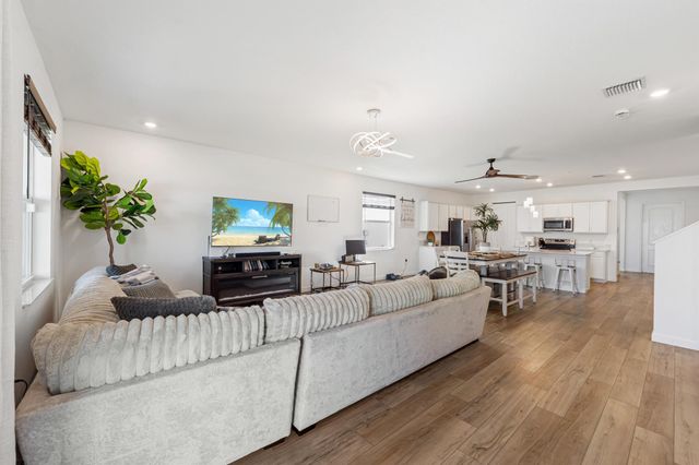 12225 SW Roma Circle SW, Port St Lucie, FL 34987