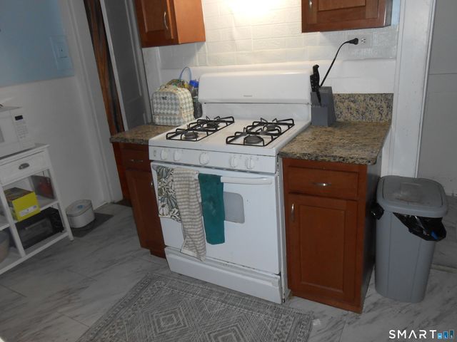 95 Savoy Street, Bridgeport, CT 06606