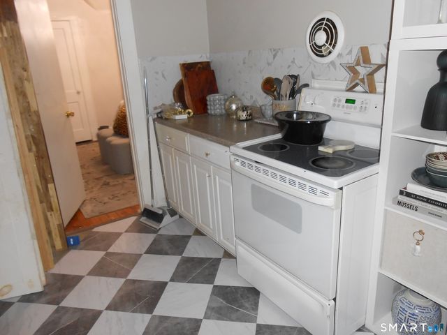 95 Savoy Street, Bridgeport, CT 06606