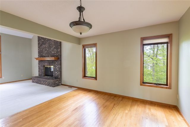 5520 Antler Dr, Cedar Rapids, IA 52411