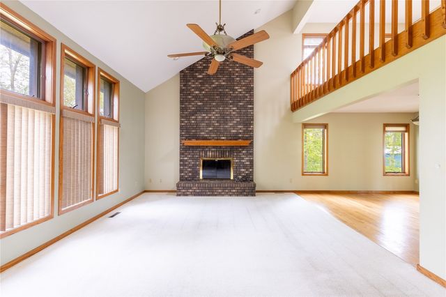 5520 Antler Dr, Cedar Rapids, IA 52411
