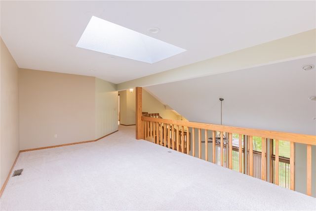 5520 Antler Dr, Cedar Rapids, IA 52411