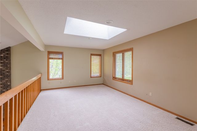 5520 Antler Dr, Cedar Rapids, IA 52411