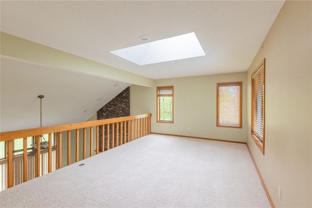 5520 Antler Dr, Cedar Rapids, IA 52411