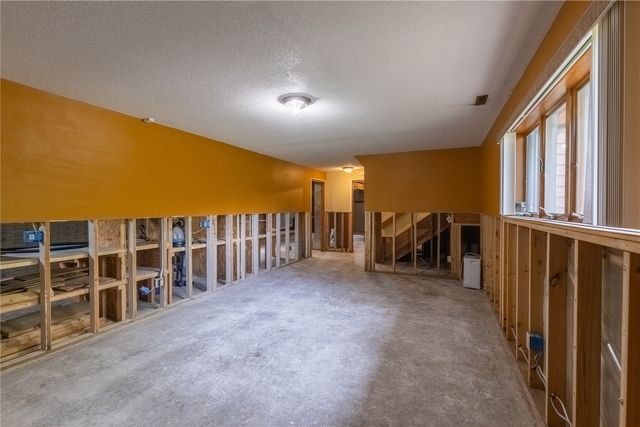 5520 Antler Dr, Cedar Rapids, IA 52411