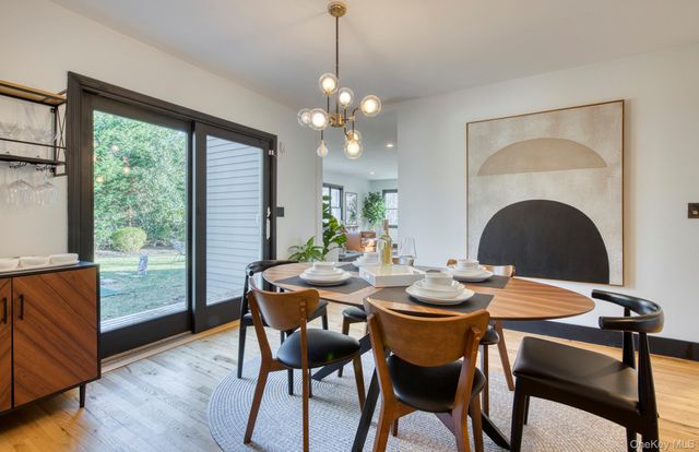 66 Knoll Road, Southampton, NY 11968