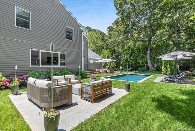 66 Knoll Road, Southampton, NY 11968